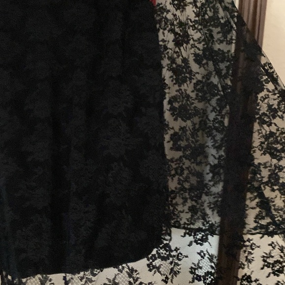 ILGWU vintage black dress with lace overlay and back zipper - Picture 3 of 5